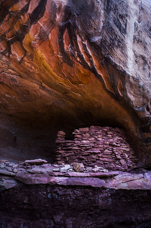 Indian granary, West Fork Lavender Canyon - Utah